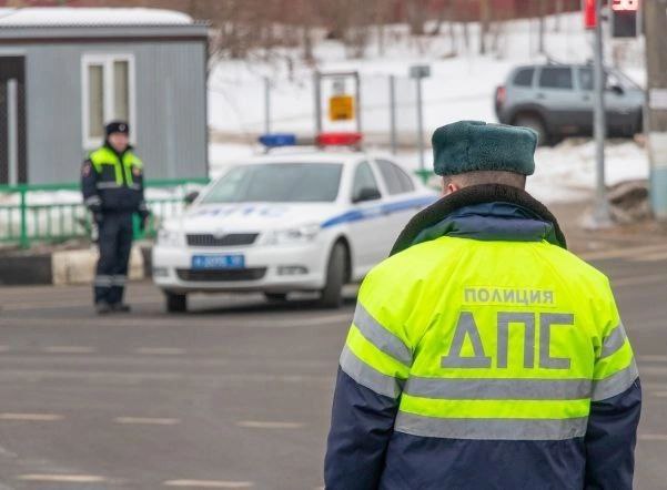 Депутат Гордумы Читы дважды попался пьяным за рулём машины.  Депутат Гордумы Читы дважды попался пьяным за рулём автомобиля. Возбуждено уголовное дело. Об этом 11 февраля Lenta75.ru сообщили в пресс-службе Следкома Забайкалья.    В апреле 2023 года мужчине назначили административный штраф в 30 тысяч рублей и лишили прав на 1 год 6 месяцев за пьяное вождение. Однако 28 декабря 2024 года он снова сел пьяным за руль и был остановлен сотрудниками Госавтоинспекции. От прохождения медицинского освидетельствования депутат отказался.    Сейчас сотрудники СК устанавливают все обстоятельства произошедшего.