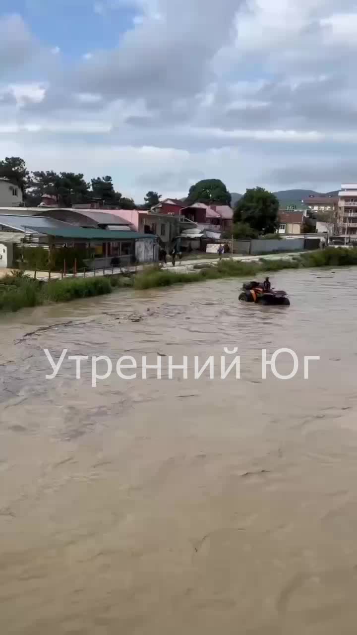 Ливни затопили улицы Волгограда и Волгодонска, МЧС предупреждает о грозах