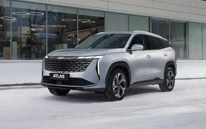Geely отзывает почти 40 тысяч автомобилей Atlas в России Компания Geely запускает отзывную кампанию для кроссоверов Atlas проданных с 11 октября 2023 года по 30 сентября 2025 года Всего под программу попадает около 40 тысяч машин Причина замена предохранителя системы парковочного ассистента За рулем в VK