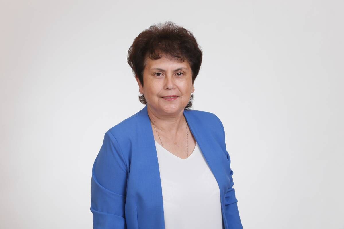 Вечерний Хабаровск from Антитеза   Глава Первомайского района Юлия Фролова задержана правоохранителями. По версии источников Антитезы, причиной могли стать махинации с земельными участками, поставленные в районе на поток.   Впору засекать время, как быстро ее исключат из "Единой России" и выведут из состава президиума регионального политсовета. @