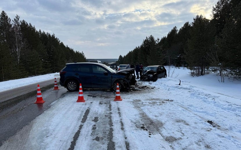 ДТП с пострадавшими  Три человека пострадали в Каракулинском районе Удмуртии. Водитель автомобиля Skoda Fabia, не справившись с управлением, выехала на встречную полосу, где столкнулась с Mazda CX-5  Фото: Госавтоинспекция Удмуртии    #Ижевск #Удмуртия