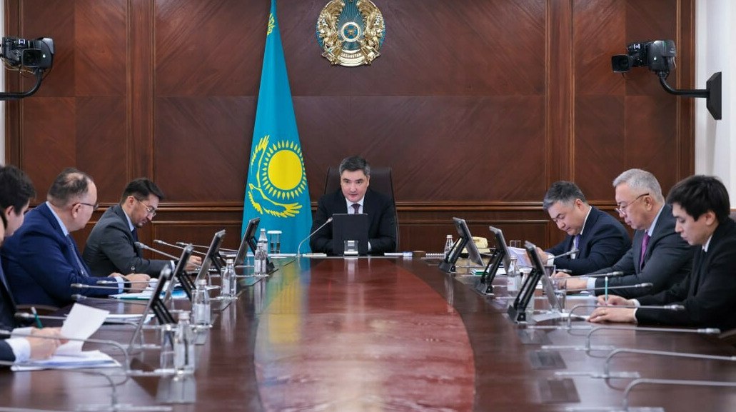 Казахстан утвердил модель стратегии Digital Qazaqstan для цифровой трансформации Премьер министр Олжас Бектенов утвердил модель реализации Стратегии Digital Qazaqstan по масштабной цифровизации и внедрению искусственного интеллекта передает ArbatMedia   Прислать новость