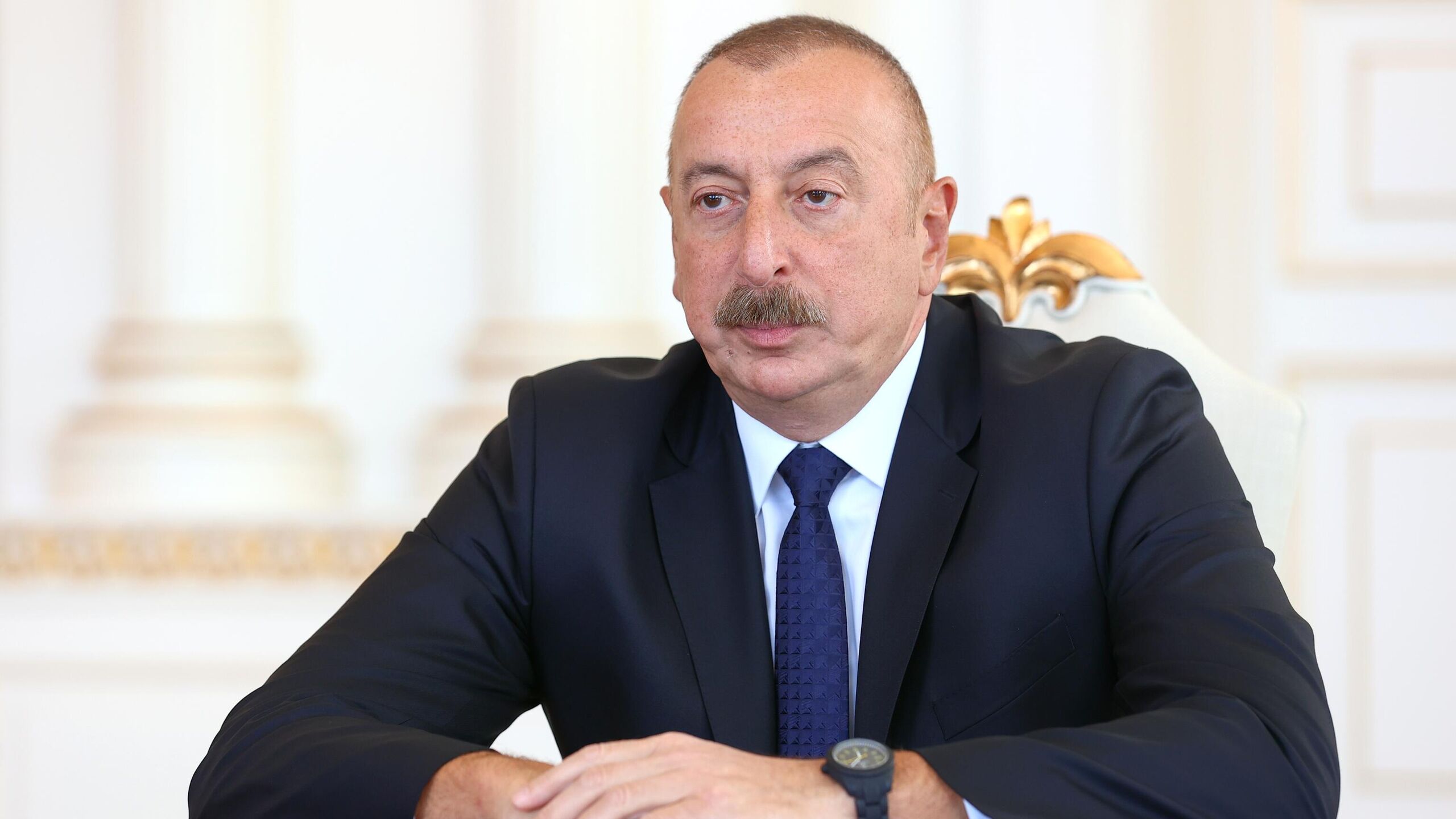Если Армения и дальше будет блокировать процесс, связанный с Зангезурским коридором, то ее шансы стать транзитной страной приближаются к нулю, заявил президент Азербайджана Ильхам Алиев.