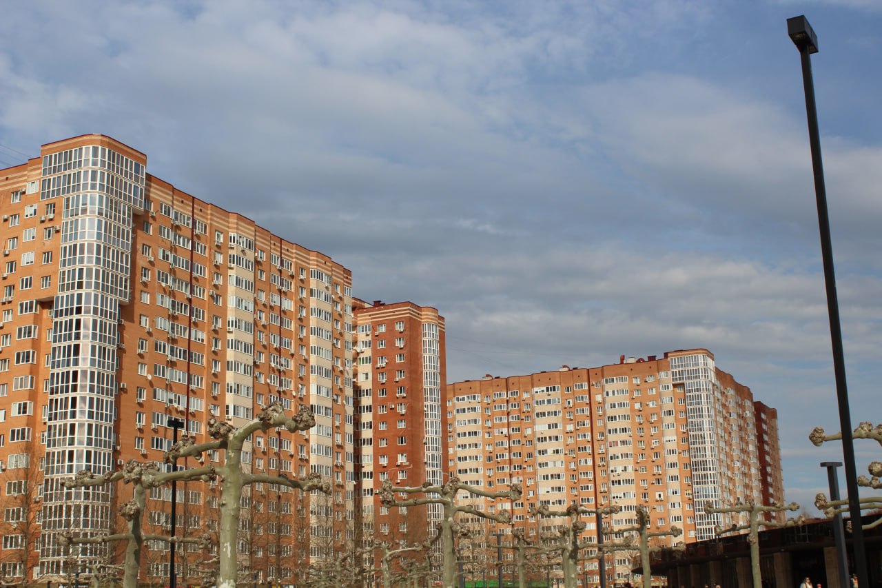 Кабардино-Балкария стала лидером по доле рассрочки в продажах новостроек За этот период в республике с рассрочкой продавались 73% +20 процентных пунктов к 2023 году . На втором месте – Крым с показателем 69%, на третьем – Калининградская область – 47%. #Стройка