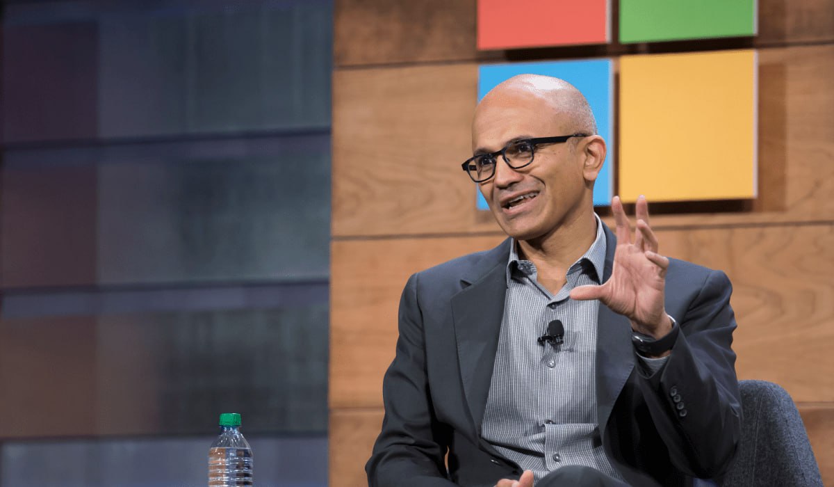 Глава Microsoft объяснил массовые сокращения в корпорации на фоне «процветания» бизнеса, о чём рассказали коллеги с vc.ru. Сатья Наделла назвал текущую ситуацию «парадоксом успеха», а прогресс, по его мнению, требует адаптации к изменениям.
