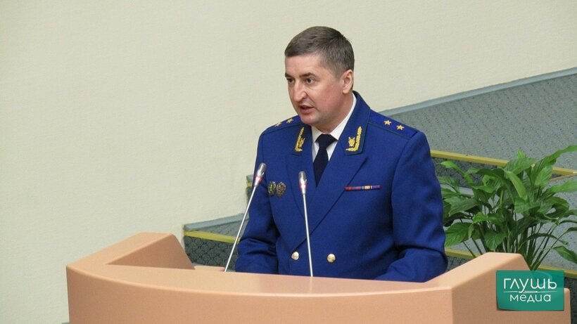 Прокурор Филипенко помог демонтировать незаконные столбики с цепочками в саратовских дворах Прокурор Саратовской области Сергей Филипенко занялся вопросом незаконной парковки в двух дворах регионального центра К нему обратился на личном приеме местный житель сообщает прокуратура региона Надзорный орган устроил проверку в ходе которой выяснилось что в двух саратовских дворах установлены парковочные блокираторы и столбики с цепочками Они были размещены на государственной земле Объекты препятствовали свободному передвижению машин и граждан При этом в нарушение требований закона правоустанавливающие и иные документы подтверждающие законность размещения конструкций отсутствуют заявили в прокуратуре Главе администрации Октябрьского района Саратова внесли представление В результате незаконные объекты были демонтированы Заходите на наш сайт это очень помогает редакции   glush media news view id 5425