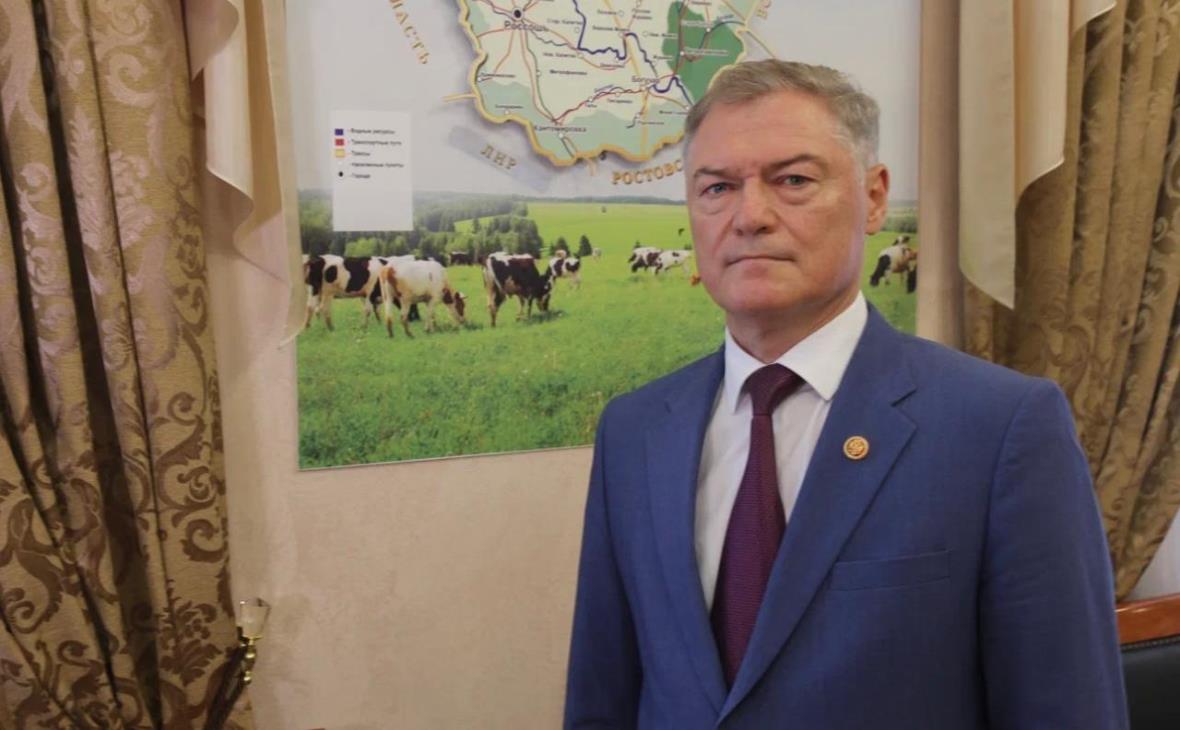 «Воронежская область сохранила лидерство по производству масла»  Воронежская область по итогам 2024 года стала лидером по производству растительного и сливочного масла, также регион на втором месте в мясном животноводстве и входит в пятерку сильнейших по объему производства сельскохозяйственной продукции. О достижениях за прошлый год в АПК, вкладе предприятий, новых проектах и проблемах рассказал заместитель председателя правительства Воронежской области Виктор Логвинов.  «По итогам 2024 года Воронежская область сохранила лидерство по производству подсолнечного масла, заняв первое место в стране»,  — рассказал он.  Подробнее читайте в интервью РБК Черноземье