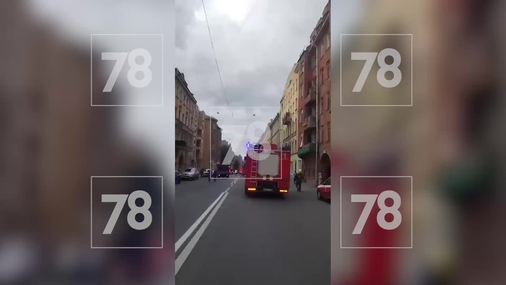 Пожар на крыше дома в центре Петербурга ликвидирован без пострадавших