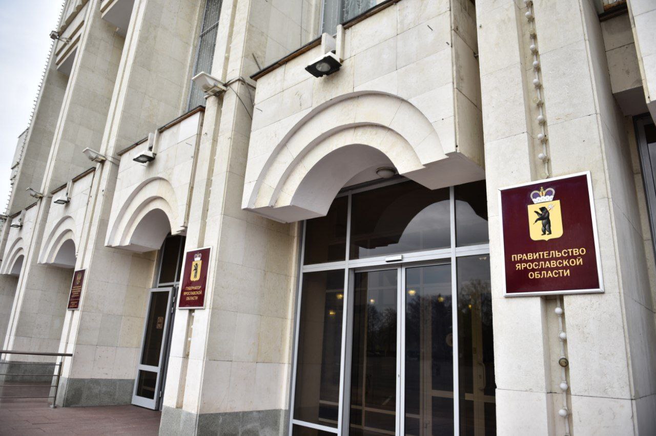 Продолжается формирование управленческой муниципальной команды. Главой Борисоглебского округа избран Ярослав Сергеевич Шилов. Молодой руководитель с февраля работал первым заместителем главы, а ранее представлял интересы жителей в Ярославской областной Думе. Главой Даниловского округа стала Елена Борисовна Иовлева. У нее 30-летний опыт работы в органах местного самоуправления, с 2023 года возглавляет Даниловский район, а теперь продолжит руководить округом. Главой Брейтовского округа депутаты избрали Михаила Викторовича Гелевера. Он также имеет необходимый профильный опыт, работал в администрации Переславля-Залесского и уже успел показать свои профессиональные качества. Поздравляю глав с избранием! Теперь важно это доверие оправдать эффективными решениями и плодотворной работой на благо жителей и региона.