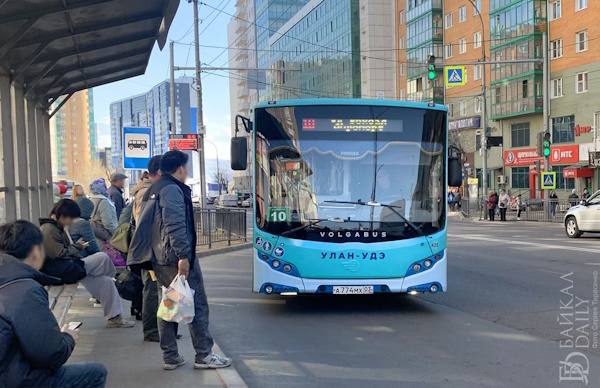 В Бурятии внедрят стандарт качества услуг пассажирского транспорта Соглашение о внедрении в Бурятии национального стандарта качества услуг пассажирского транспорта глава Бурятии Алексей Цыденов подписал 20 июня с директором Государственной транспортной лизинговой компании ГТЛК Евгением Дитрихом. Это произошло в рамках Петербургского международного экономического форума.