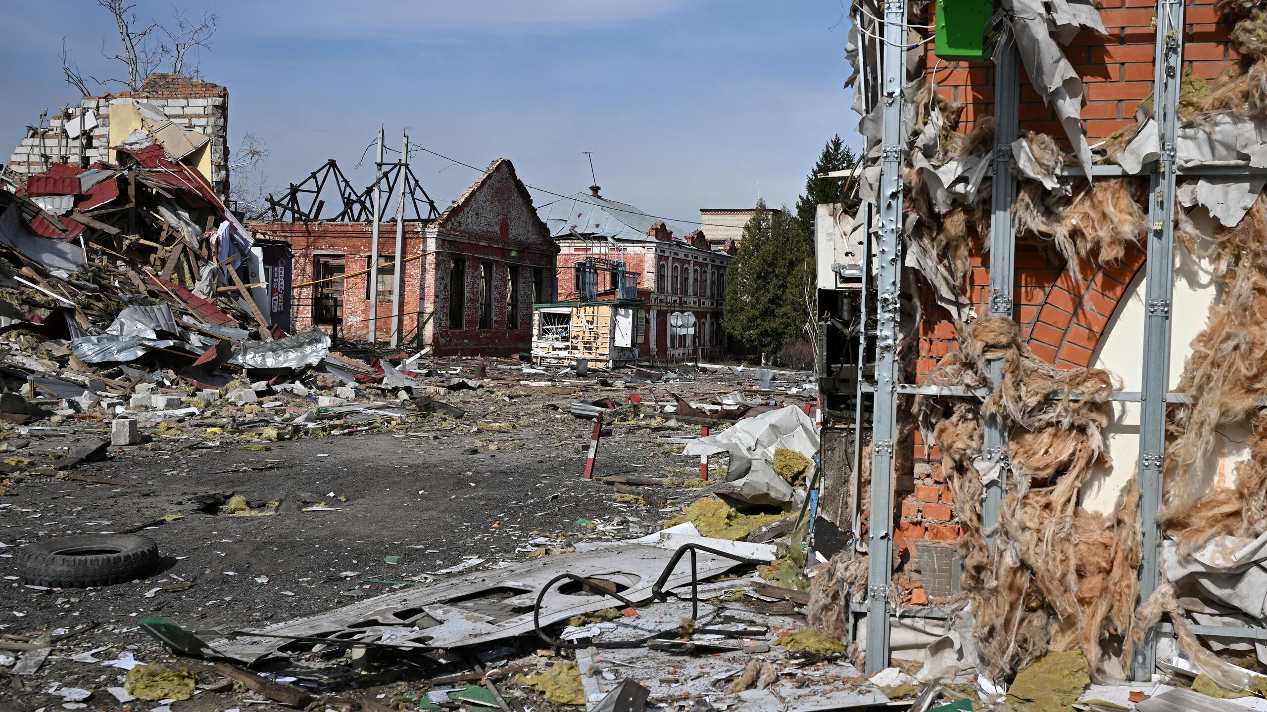 В рамках первого этапа графика восстановления Курской области до 2027 года в федеральном бюджете предусмотрено 38 2 млрд рублей Мантуров