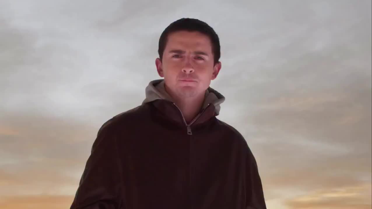 Тимоти Шаламе рекламирует фильм 'Марти Великолепный' на MSG Sphere в Лас-Вегасе