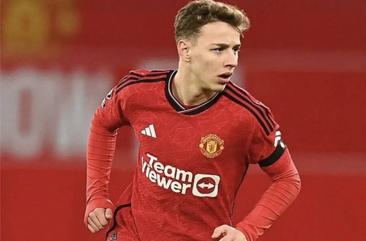 Амир Ибрагимов 2008 г р сменил спортивное гражданство Великобритании на российское и теперь сможет играть за сборную России Нападающий родился в Дагестане и переехал в Англию вместе с семьей в 11 лет