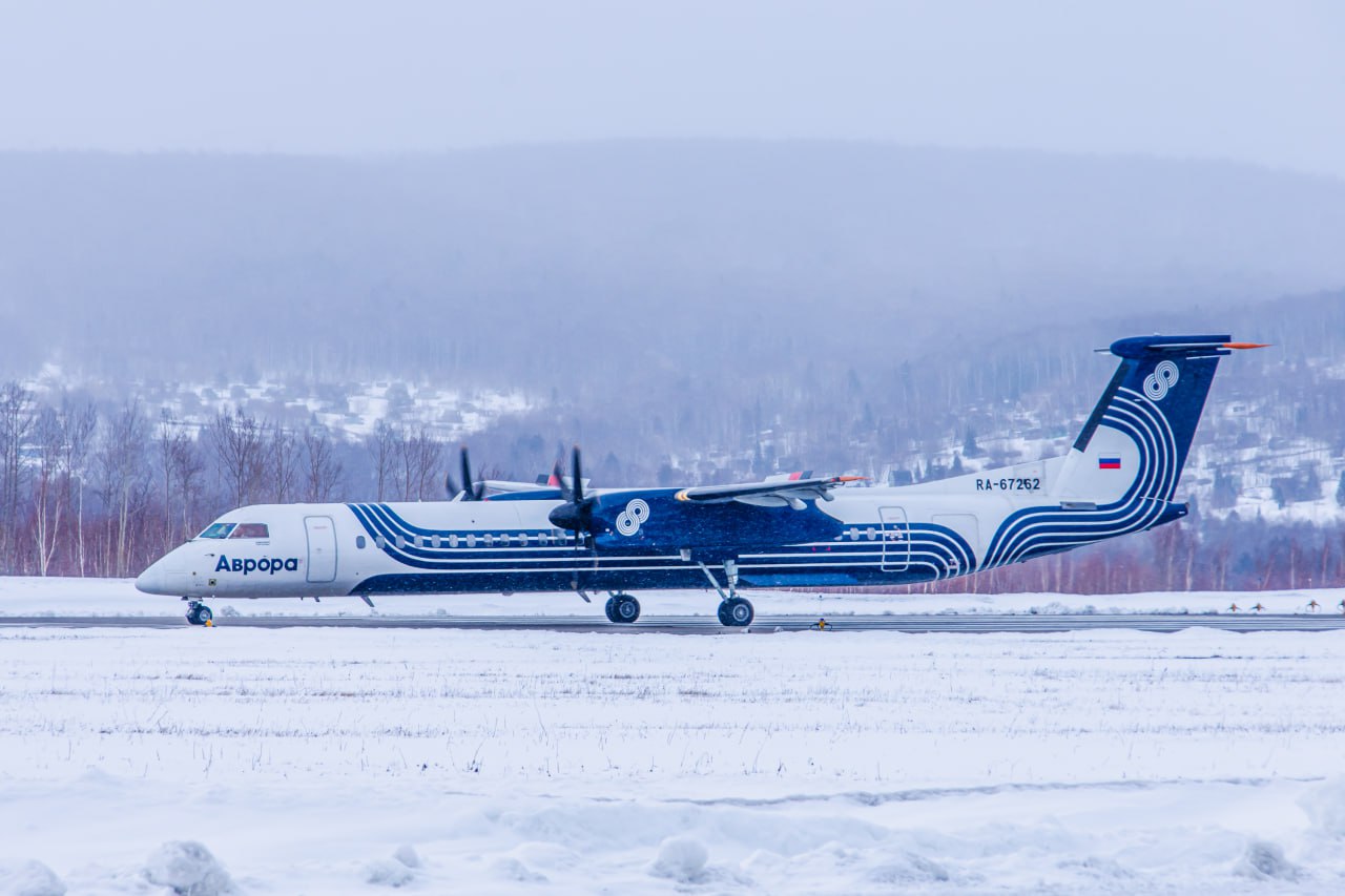 Аврора открыла продажу билетов на дополнительные рейсы из Южно Сахалинска в Петропавловск Камчатский В связи с повышенным спросом Авиакомпания Аврора вводит дополнительные рейсы из Южно Сахалинска в Петропавловск Камчатский в период с 1 февраля по 22 марта 2026 года по воскресеньям Продажа билетов открыта Расписание дополнительного рейса Южно Сахалинск Петропавловск Камчатский вылет из Южно Сахалинска в 07 40 прибытие в Петропавловск Камчатский в 12 05 вылет из Петропавловска Камчатского в 19 15 прибытие в Южно Сахалинск в 21 30 Тариф экономического класса обслуживания в одну сторону 8460 Дополнительные рейсы выполняются на воздушном судне DHC 8 Узнать подробнее о расписании полетов и приобрести авиабилеты можно на сайте Авроры в контакт центре по телефону 8 800 250 49 88 а также в агентствах авиакомпании Звонки из всех городов и регионов России бесплатные Фото Михаил Родин Путешествуйте с Авророй AuroraAirlines