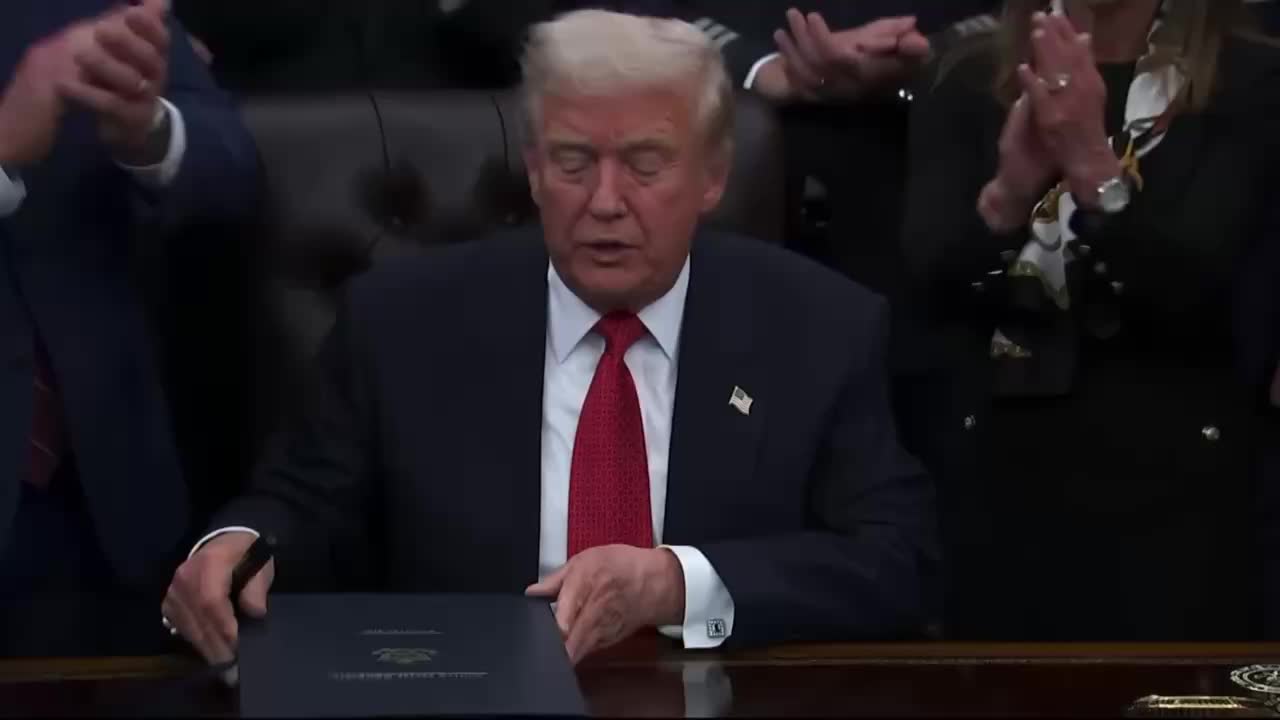 Трамп подписал временный бюджет, завершив 43-дневный шатдаун