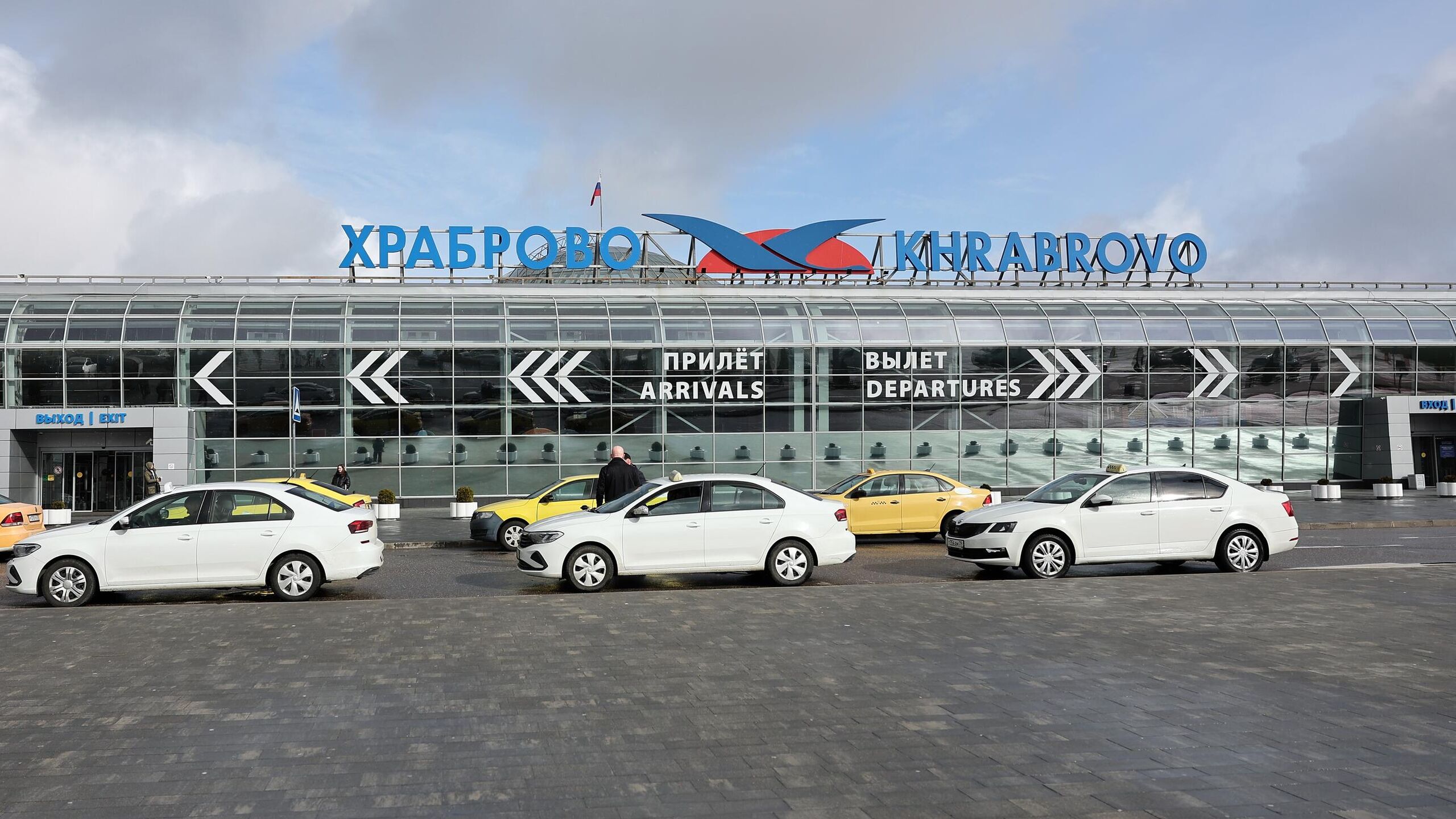 Аэропорт Калининграда "Храброво" принял первый рейс египетской компании Air Cairo, лоукостер будет совершать рейсы в Шарм-эш-Шейх два раза в неделю, сообщает пресс-служба авиагавани.