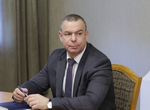 8 5 лет строгача вынесен приговор экс начальнику департамента ЖКХ ЕАО Владимиру Петренко Бывшего чиновника осудили за крупную взятку он также оштрафован на 35 4 млн рублей Читать подробнее на сайте