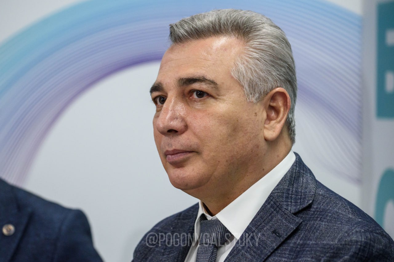 Путин включил тюменского депутата Омарова в нацсовет при президенте РФ по профессиональным квалификациям. Омаров занимает пост первого вице-президента организации, поддерживающей малый и средний бизнес, "Опора России" и состоит во фракции ЕР в тюменской облдуме. Нацсовет занимается рассмотрением вопросов подготовки в стране высококвалифицированных кадров, а также координирует деятельность органов власти, работодателей, образовательных и научных объединений и профсоюзов. Главный политический канал Урала