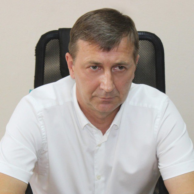 Путин наградил министра чрезвычайных ситуаций Крыма Алексея Ерёменко медалью «За отвагу на пожаре» «Наградить медалью «За отвагу на пожаре» Ерёменко Алексея Михайловича – министра чрезвычайных ситуаций Республики Крым», — говорится в указе Президента России Владимира Путина. Фото: Telegram-канала Алексея Ерёменко Крым 24