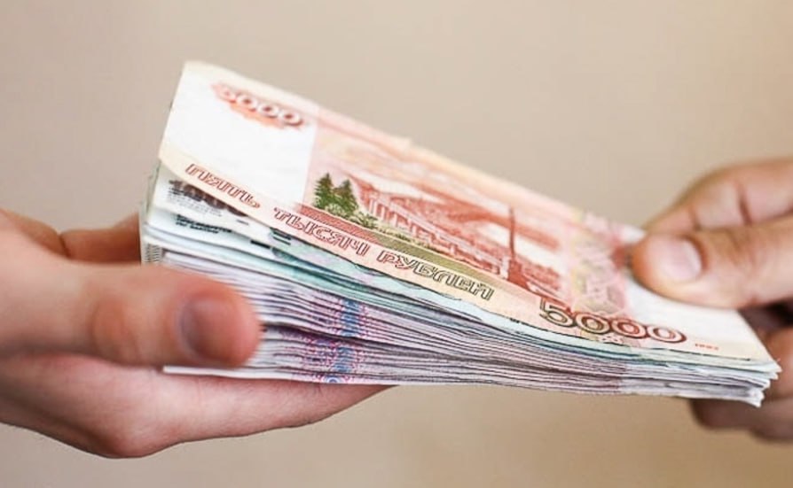 Россияне стали больше брать займов в КПК ЦБ отметил резкий рост выдач займов выданных кредитными потребительскими кооперативами в третьем квартале на 35 ко второму и в 7 раз по сравнению с аналогичным периодом прошлого года По мнению ЦБ причина в проникновении в сегмент МФО у которых ужесточилось регулирование выдачи займов Именно связанные с МФО кооперативы обеспечили половину роста клиентской базы Эксперты видят риски в такой миграции клиентов так как КПК не предъявляют серьезных требований к оценке долговой нагрузки заемщиков и не применяют макропруденциальные лимиты Но для заемщиков растущая доступность займов КПК скорее плюс fatcat18