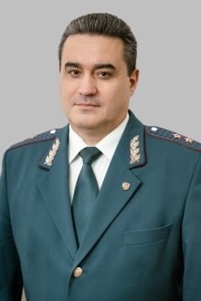 В налоговой службе Красноярского края сменился руководитель Как сообщили в пресс-службе ведомства, с 12 мая 2025 года УФНС России по Красноярскому краю возглавил Юрий Куриленко. Юрий Куриленко родился 2 апреля 1975 года. В 1996 году окончил Красноярский государственный университет по специальности «Бухгалтерский учет и аудит». Работал в налоговых органах региона на различных должностях. Руководил УФНС в Республике Бурятия, Алтайском крае и Томской области. ФНС России