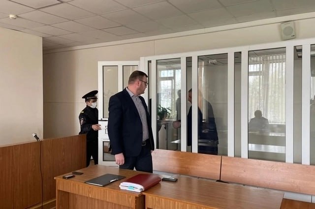 Государство забрало землю, которую незаконно приобрёл ставропольский бизнесмен-рейдер Айтов   В краевую собственность вернули похищенные сельхозземли площадью свыше 320 гектаров, сообщили в прокуратуре Ставропольского края.  Эту недвижимость из казны вывели рейдеры. Они использовали фиктивные документы и в результате получили муниципальные земли в Андроповском и Минераловодском округах края.  Как стало известно нашей редакции, в официальном сообщении надзорного ведомства речь идёт о махинациях, которые осуществил с подельниками известный на Ставрополье бизнесмен Борис Айтов.  Осенью 2024 года Ленинский районный суд Ставрополя признал Айтова и его сообщников Михаила Гордиенко, Михаила Новрадова и Андрей Рукодайного виновными в вымогательстве, мошенничестве и участии в преступном сообществе.   Борис Айтов как организатор получил 12,5 лет колонии строгого режима, его два партнёра по криминальному бизнесу - по 7,5 лет строгого режима, третий - 5 лет условно.   «ВКонтакте» и в «Одноклассниках», чтобы быть в курсе самых интересных новостей Кавказа.   -канал АиФ – Северный Кавказ