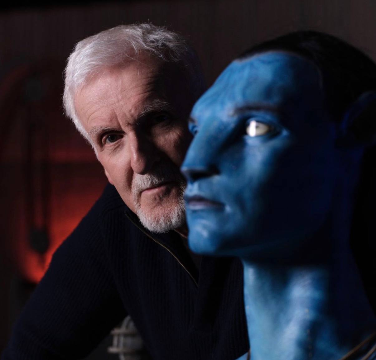 Если Аватар 4 и Аватар 5 так и не будут сняты Джеймс Кэмерон пообещал лично раскрыть финальные события всей саги В разговоре с Entertainment Weekly режиссёр признался что не уверен в судьбе продолжений каждый новый фильм команде приходится заново доказывать его экономическую оправданность По словам Кэмерона в случае отмены четвёртой и пятой частей он созовёт пресс конференцию и подробно расскажет каким должен был быть финал истории Ранее режиссёр рассматривал идею оформить концовку в виде романов но сейчас сомневается в этом формате считая что аудитория всё реже читает книги