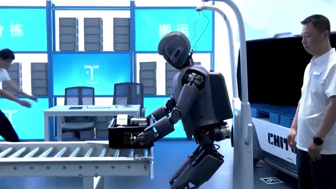 В Пекине открылся первый в мире магазин Robot Mall для продажи гуманоидных роботов
