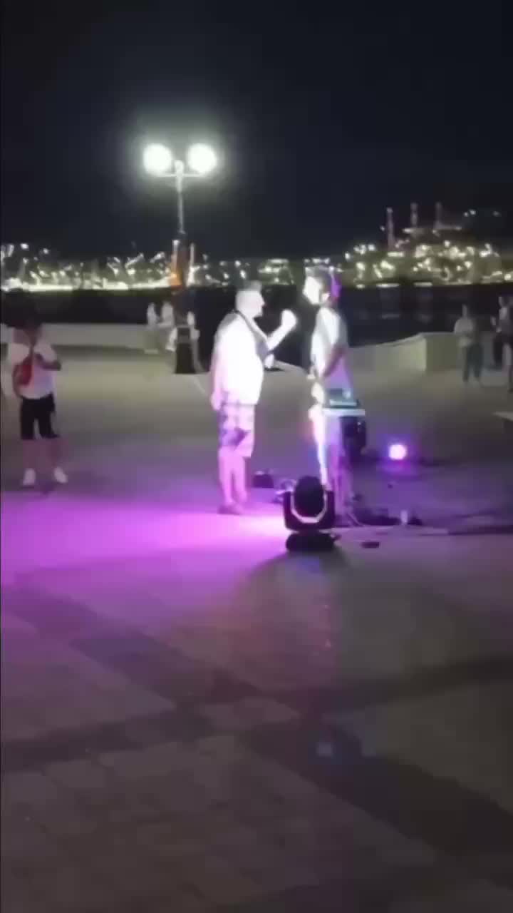 Инцидент с нападением на уличного музыканта в Новороссийске