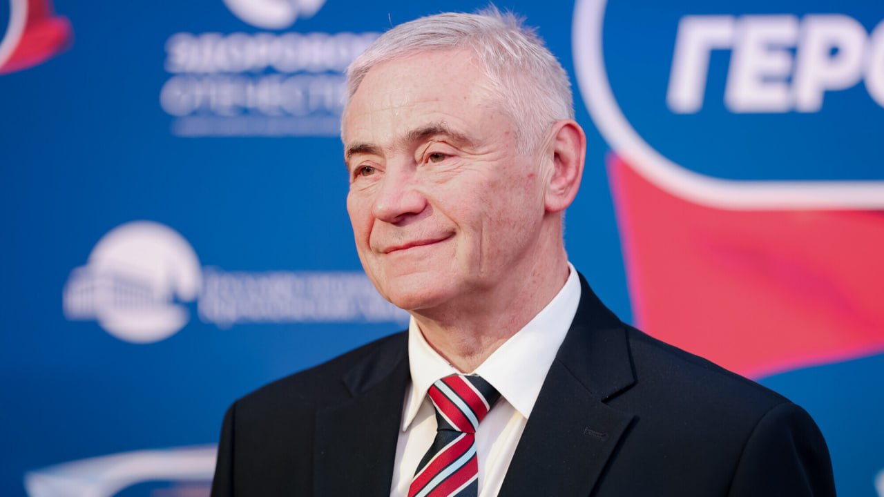 IPC изменил решение по допуску сборной России на Паралимпиаду глава Паралимпийского комитета России 27 сентября ПКР сообщил что генеральная ассамблея IPC приняла решение о полном восстановлении членства организации Павел Рожков для Матч ТВ 23 октября прошлого года пресс служба Международного паралимпийского комитета сообщила что из за позиции международных федераций у россиян нет возможности отобраться на зимнюю Паралимпиаду 2026 года Сегодня ситуация поменялась IPC изменил своё решение и проинформировал ПКР и все членские организации о том что в лыжных гонках горнолыжном спорте и сноуборде ПКР на общих условиях может подавать заявки на получение двухсторонних приглашений news matchtv Михаил Зимин Матч ТВ