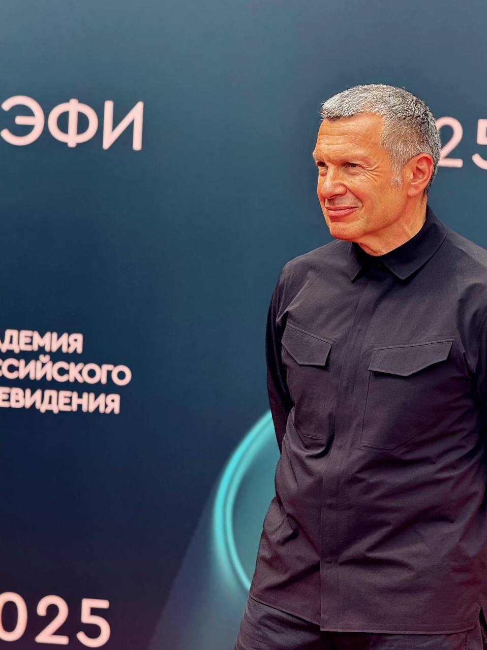 Получил премию ТЭФИ — сразу в двух номинациях. Победа в номинации «Ведущий вечернего общественно-политического шоу» с программой «Вечер с Владимиром Соловьёвым» и в номинации «Вечернее общественно-политическое ток-шоу» с программой «Воскресный вечер с Владимиром Соловьёвым». Благодарю команду, зрителей, экспертов и гостей, которые участвуют в наших эфирах. Спасибо!