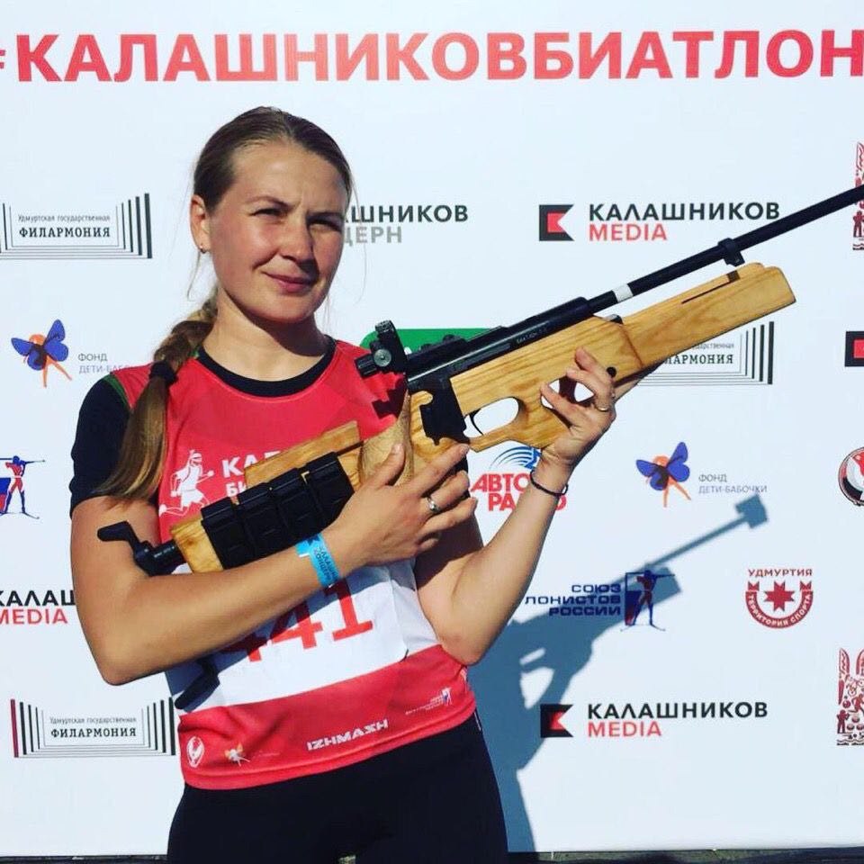 Тарко Сале выбирает биатлон новый старт для юных спортсменов В Тарко Сале состоялось открытие отделения биатлона на базе МАУ ДО Пуровской районной СШОР Факел Для спортивной жизни Ямала это событие стало настоящим подарком Руководить новым направлением будет мастер спорта по биатлону Евгения Веремейчук За её плечами более десяти лет тренерского опыта и успешная работа в системе СШОР Авангард Теперь всё это будет направлено на подготовку юных биатлонистов Пуровского района Для них это возможность не только попробовать себя в биатлоне но и вырасти в настоящих чемпионов Биатлон Ямал Вести Ямал Принимаем ваши сердечки