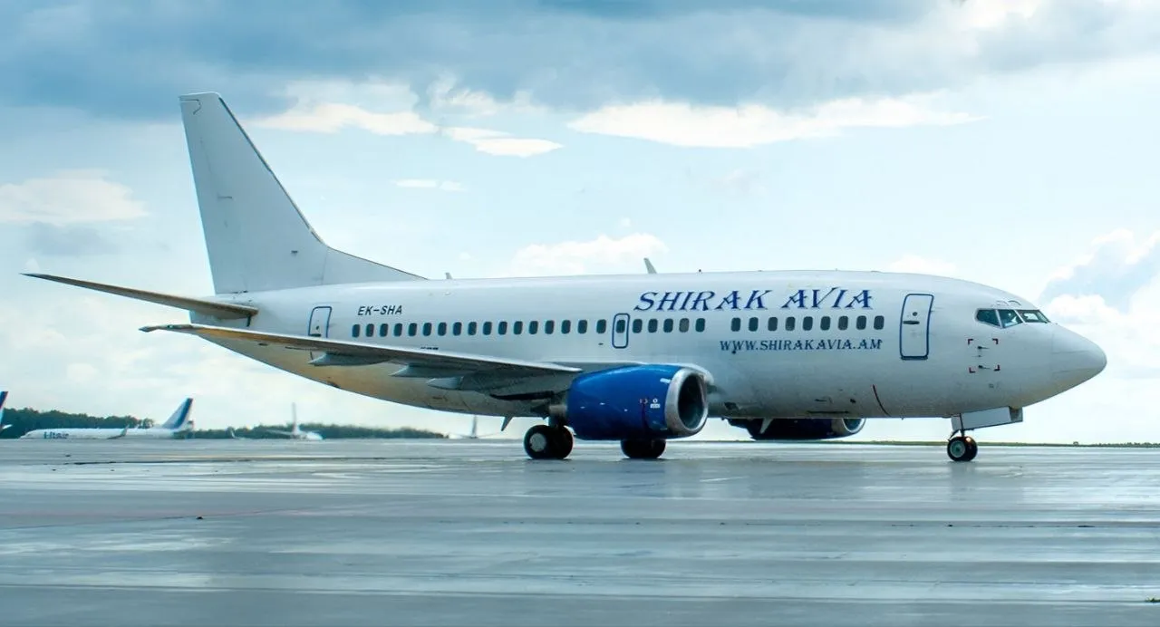 Shirak Avia планирует запустить авиарейсы Ереван Ташкент в конце весны В мае 2026 года армянская авиакомпания Shirak Avia намерена открыть прямое авиасообщение между столицами Армении и Узбекистана передают Uzbekistan Airports Ожидается что рейсы Ереван Ташкент будут выполнять на авиалайнерах Boeing 737 с частотой один раз в неделю LogiStan напоминает что полеты пассажирских самолетов между столицами Армении и Узбекистана не осуществляются более 15 лет с 2010 года ℹ Shirak Avia частный армянский авиаперевозчик получивший свидетельство эксплуатанта в январе 2021 года Базируется в международном аэропорту Еревана По данным на март 2026 года флот авиакомпании насчитывает три самолета два Boeing 737 500 и один Boeing 737 800 Читайте также Статистика пассажирских авиаперевозок через аэропорты Узбекистана Новый аэропорт Ташкента строит консорциум из Vision Invest Sojitz и Incheon International Airport Corporation Logistan info Telegram MAX