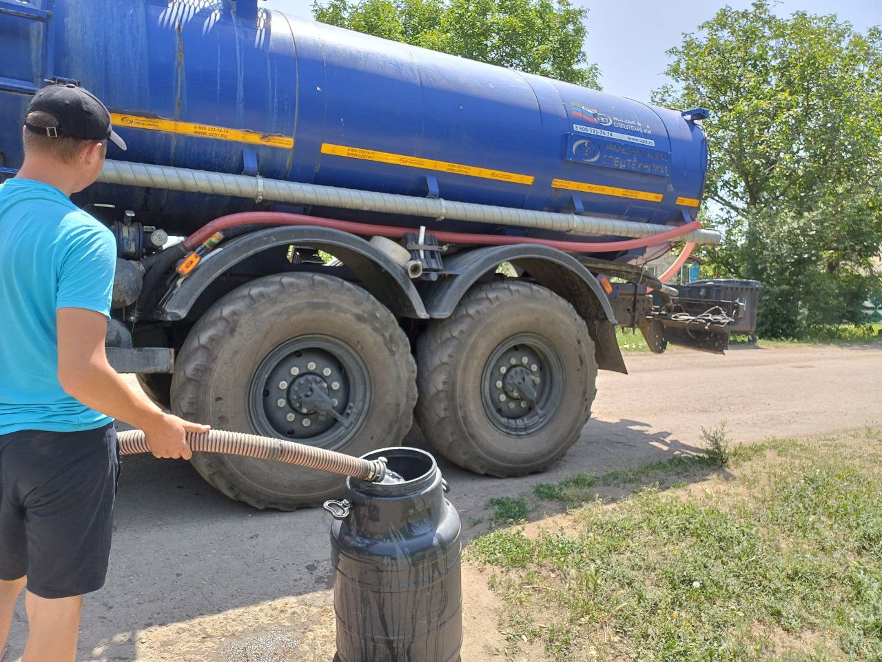 Подвоз питьевой воды организовали для жителей Рубановки Великолепетихского округа  В населенном пункте отсутствует водоснабжение и электроснабжение в результате обстрела ВСУ. Доставку воды совместными усилиями организовали Администрации округа и ГУП "Облводоканал".  "Подвоз питьевой воды и в дальнейшем, при необходимости, будет осуществляться специализированным автотранспортом "Облводоканала", о времени и местах раздачи жители будут проинформированы", — сообщили в Администрации округа.    ПОДПИСАТЬСЯ НА ТАВРИЮ