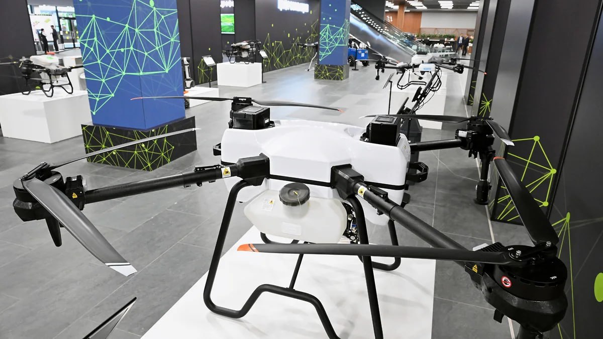 В Татарстане упростят выдачу разрешений на полеты дронов В республике откроют небо для коммерческого и технологического использования дронов Планируется что это станет ключевым шагом для развития отрасли БПЛА в Татарстане Фото Коммерсантъ Анатолий Жданов kommersantkazan