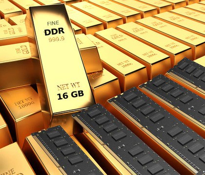 Дефицит памяти вызванный спросом на ИИ бьет по самим ИИ проектам и активизирует вторичку Reuters Острая глобальная нехватка чипов памяти из за стремительного роста ИИ привела не только к резкому скачку цен для потребителей но и создала угрозу для ИИ проектов и инвестиций в вычислительную инфраструктуру Глобальный бум ИИ спровоцировал массовое перераспределение производственных мощностей в пользу дорогой высокоскоростной памяти HBM используемой в GPU NVIDIA и облачных сервисах