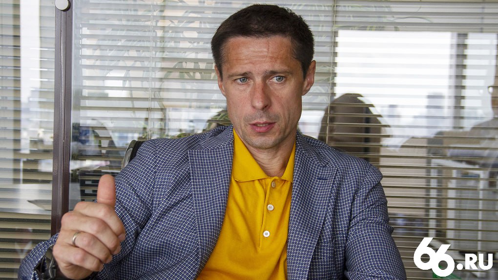 Гендиректор Титановой долины переходит в правительство Андрей Антипов возглавит объединенное министерство инвестиций и экономики Свердловской области сообщили два не связанных друг с другом источника 66 RU Его заместителем станет Денис Гарбузов Изначально обсуждался вариант что структуру возглавит замгубернатора Дмитрий Ионин Но стратегия поменялась губернатор решил не нагружать новыми функциями Ионина ровно так же как Алексея Шмыкова и Сергея Швиндта Самого Ионина по словам источника в правительстве эта конфигурация абсолютно устраивает   Новости из Екатеринбурга