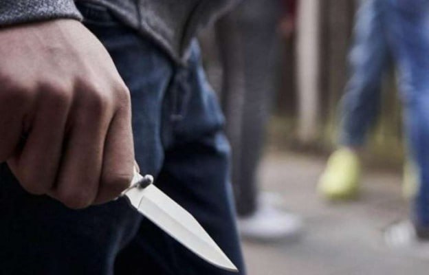 В Лорийской области дети перекрыли дорогу свадебному кортежу, затем во время спора о разделе денег один ударил другого ножом: есть раненый.