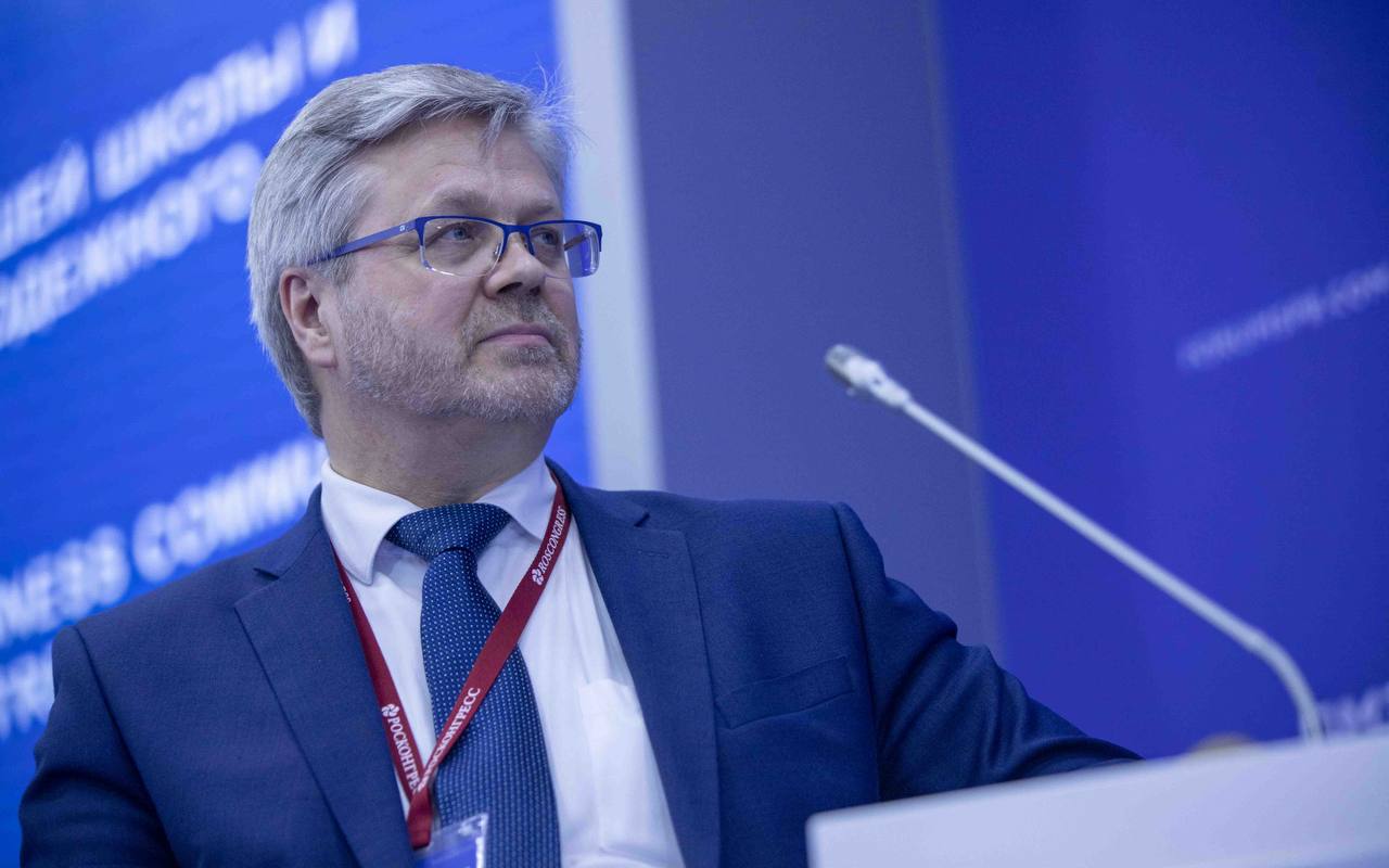 Ректор Мелитопольского государственного университета сегодня отмечает свой День рождения Уважаемый Николай Рудольфович Коллектив мультимедийного исторического парка Россия моя история поздравляет Вас с Днём рождения Мы высоко ценим сложившееся плодотворное сотрудничество между нашими организациями Под Вашим руководством Мелитопольский государственный университет демонстрирует устойчивое развитие и укрепление позиций в образовательном пространстве Особую признательность выражаем за активное участие в реализации совместных просветительских проектов способствующих сохранению историко культурного наследия и патриотическому воспитанию молодежи Желаем Вам крепкого здоровья дальнейших успехов в профессиональной деятельности и реализации всех намеченных планов Пусть Ваша энергия и мудрость и впредь способствуют развитию университета и укреплению нашего сотрудничества С наилучшими пожеланиями Коллектив исторического парка Россия моя история