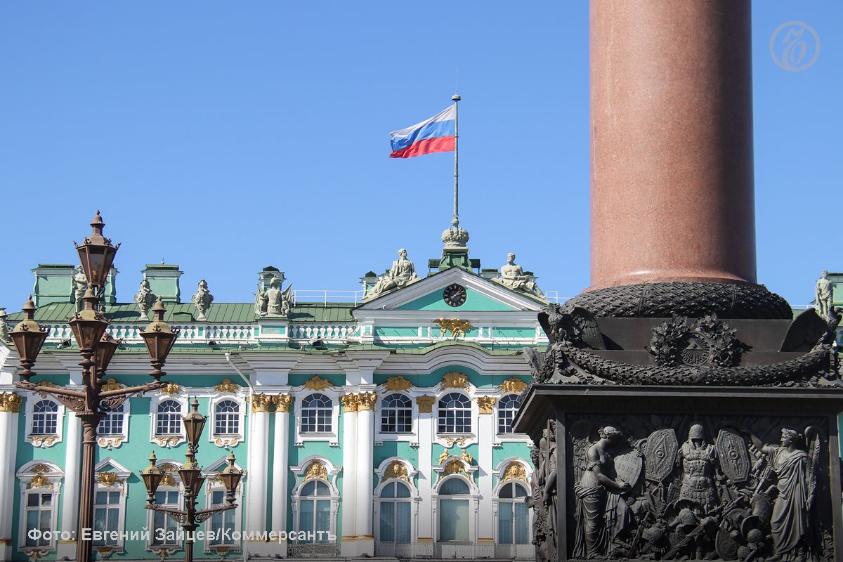 Весь комплекс зданий Эрмитажа, включая Зимний дворец, будет отреставрирован, сообщил гендиректор музея Михаил Пиотровский. По словам замдиректора музея Сергея Макарова, реставрироваться будет в том числе Эрмитажный театр, сроки его восстановления будут максимально коротки. В 2024 году была завершена реставрация фасадов филиала Эрмитажа — Меншиковского дворца на Университетской набережной. Подписывайтесь на «Ъ» Оставляйте «бусты»