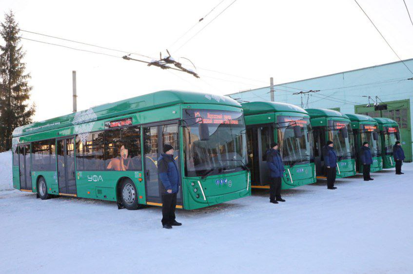 Уфа получила пять новых троллейбусов Горожанин с увеличенным автономным ходом Они будут курсировать в южной и северной частях города Источник Мэрия Уфы Спутник FM Уфимская Волна