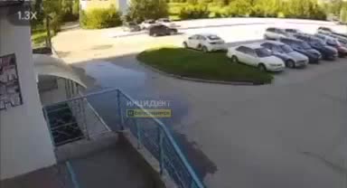 Труп мужчины найден на козырьке дома после падения с балкона