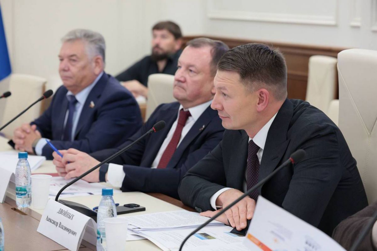 Михаил Борщев рассказал что обсуждают в Совете Федерации во время Дней Тульской области center business magazine online fn 1741650 html Накануне в Совете Федерации РФ стартовали Дни Тульской области важное событие которое позволит продемонстрировать достижения и потенциал региона на федеральном уровне Сенатор от Тульской области Михаил Борщев отметил значимость данного мероприятия для дальнейшего социально экономического развития региона Подписаться Обратная связь