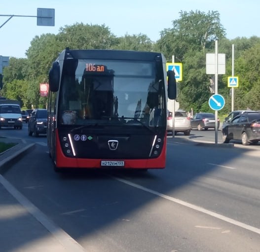 Краевого перевозчика оштрафовали на 4 млн руб. за ненадлежащее исполнение контракта В Перми компания-перевозчик оштрафована на 4 млн руб. за нарушения при исполнении контракта на пассажирские перевозки, сообщает прокуратура Пермского края. Напомним, прокуратура Свердловского района Перми начала проверку перевозчика на основании обращений граждан о нарушении расписания автобусами 106 маршрута «д. Кондратово – Центральный рынок». Ранее сообщалось, что в сентябре 2024 года компания не выполнила 1651 рейс.