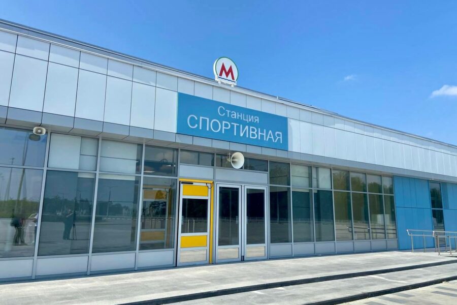 Мэр Новосибирска назвал сроки окончания работ на станции метро «Спортивная» Максим Кудрявцев сообщил, что станцию метро «Спортивная» откроют в 2025 году к началу хоккейного сезона. — Ставим подрядчику задачу полную строительную готовность станции обеспечить к 1сентября, чтобы у нас осталось время для оформления первичных документов, чтобы к началу хоккейного сезона станция приняла горожан в рабочем режиме, — заявил глава города во время выездного совещания 17 июня. Подробнее читайте по ссылке INFOPRO54 Источник фото: Максим Кудрявцев в Телеграм, автор: пресс-служба мэрии.