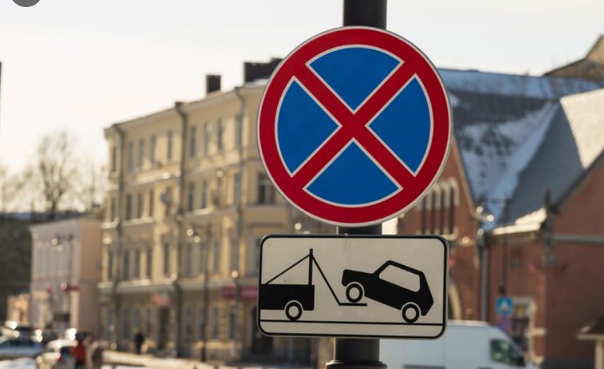 Запрет для автомобилистов вводят на одной из улиц Владивостока Мера нужна для обеспечения беспрепятственного и комфортного проезда на улице Сельской Вместе с новыми знаками Зона с ограничением стоянки будут установлены таблички дополнительной информации Работает эвакуатор Подробнее рассказали здесь     Читай новости ОТВ в MAX