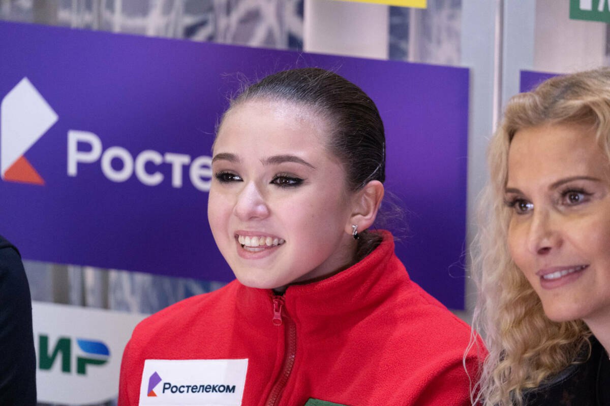 Сегодня заканчивается дисквалификация Камилы Валиевой Сегодня 24 декабря завершается четырехлетний срок дисквалификации российской фигуристки уроженки Казани Камилы Валиевой Окончание отстранения от соревнований открывает для 19 летней спортсменки возможность вернуться в большой спорт Решение о дисквалификации было вынесено Спортивным арбитражным судом CAS в январе 2024 года Причиной стали итоги допинг пробы взятой в декабре 2021 года на чемпионате России Проба дала положительный результат на запрещенное вещество триметазидин Таким образом отсчет дисквалификации начинался с декабря 2021 года Читать полностью