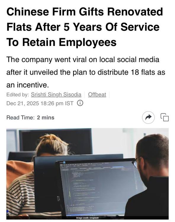 Компания из Китая решила бороться с текучкой кадров премируя сотрудников КВАРТИРАМИ Пять работяг уже получили ключи от недвиги с новеньким ремонтом Для этого несколько лет назад боссы потратили 127 млн рублей на 18 объектов которые находятся в радиусе 5 км от офиса Первые квартиры получили счастливчики кто отработал больше 5 лет но есть и одно но Чтобы получить заветную премию придётся подписать контракт на ближайшие 5 лет Если кто то решит уволиться раньше стоимость квартиры придётся компенсировать Корпоративные подарочки максимального уровня