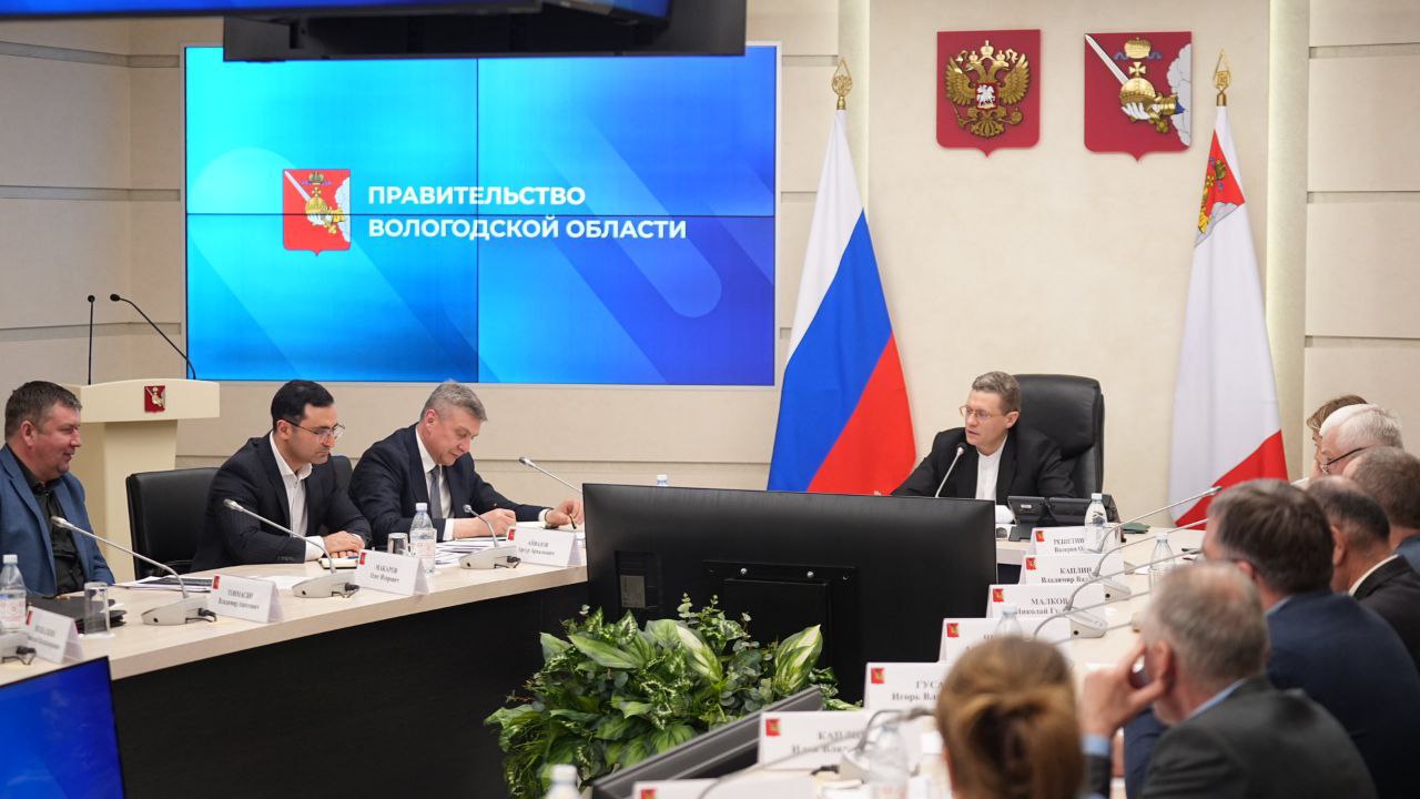 Из 134 охотничьих хозяйств на территории Вологодской области только 7 имеют охотничью инфраструктуру и могут принимать туристов. Об этом стало известно на заседании Совета при губернаторе Вологодской области по вопросам рационального использования и охраны объектов животного мира. Губернатором поставлена задача активизировать деятельность охотхозяйств, создать центральную площадку с информацией об охотничьем туризме и подключить к работе по популяризации этого направления туристический информационный центр области. “Ведем большую работу по декриминализации отрасли, создаем комфортные условия труда для её специалистов, содействуем сохранению природных богатств и биоразнообразия Вологодской области” - уточнил Георгий Филимонов, губернатор Вологодской области.. Связаться с Вологодским Городовым или предложить новость:
