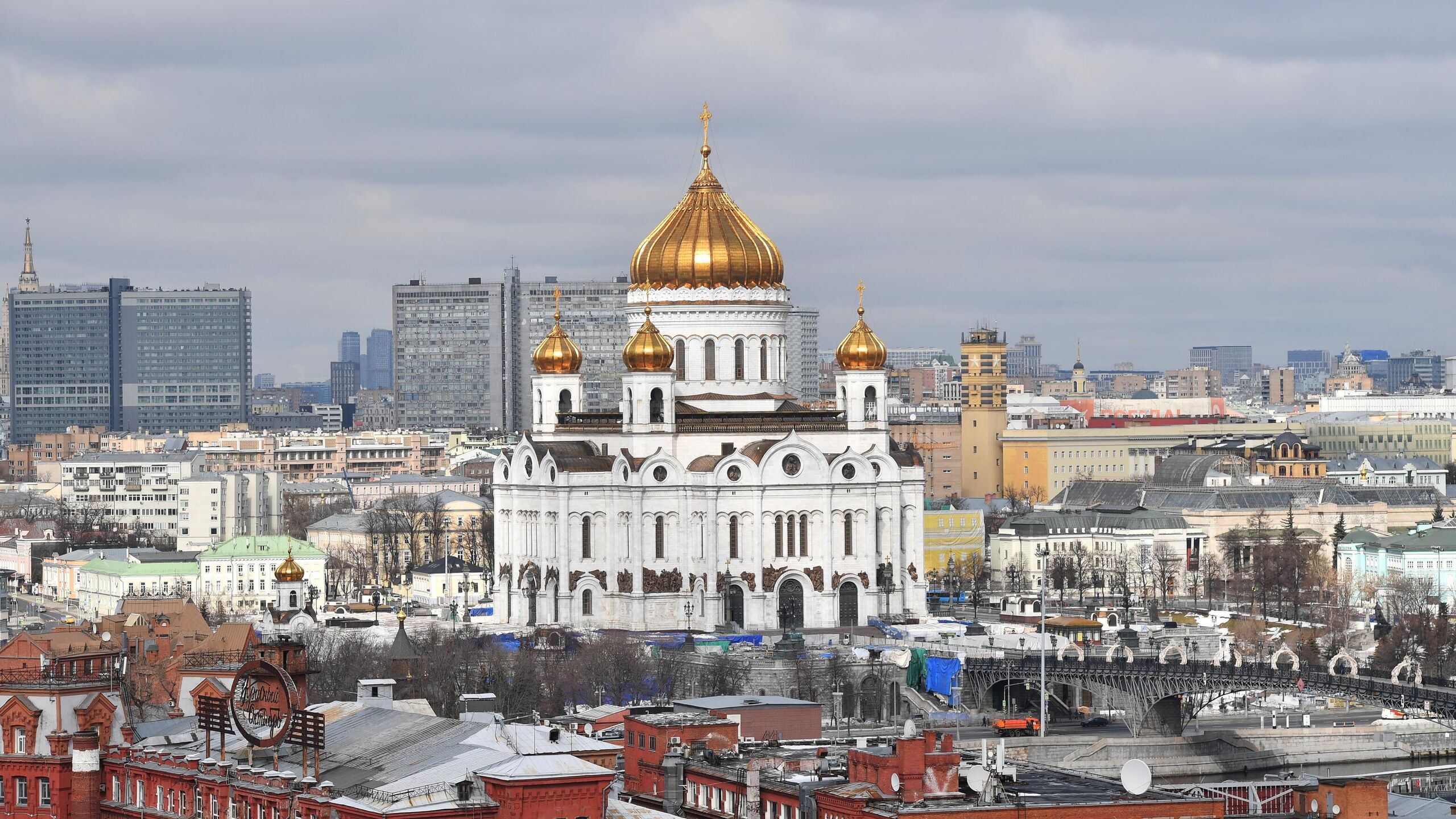 Миграция – один из основных вызовов для России наряду с проведением СВО и низкой рождаемостью, в Русской православной церкви надеются, что на общегосударственном уровне будут приняты законы, защищающие граждан РФ в этой сфере, заявил управляющий делами Московской патриархии митрополит Воскресенский Григорий Петров .